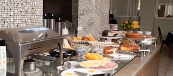 Victoria Plaza Hotel