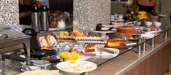 Victoria Plaza Hotel