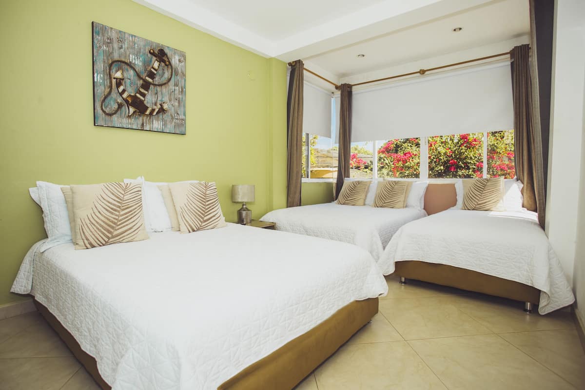 Family Room (1) | Interior detail