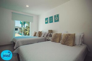 Family Room (2) | In-room safe, iron/ironing board, free WiFi, bed sheets - Summer House Inn San Andres (San Andrés)
