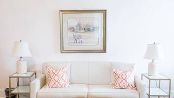 Room, Private Bathroom (Room 210) | Premium bedding, iron/ironing board, free WiFi, bed sheets