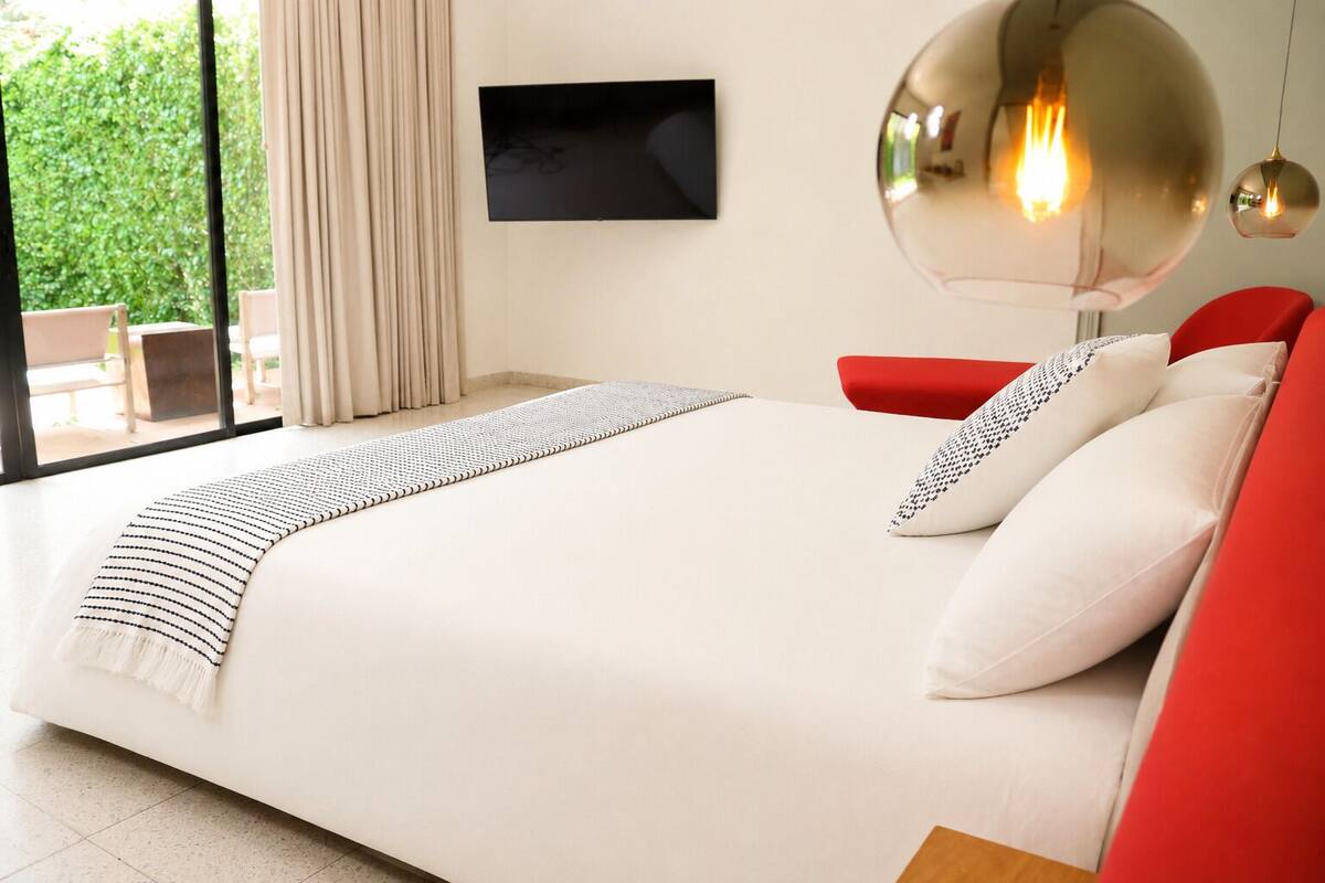 Crimson Suite | Premium bedding, Select Comfort beds, minibar, in-room safe