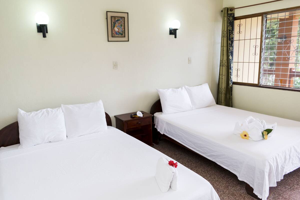 Standard Quintuple Room | In-room safe, WiFi (free)