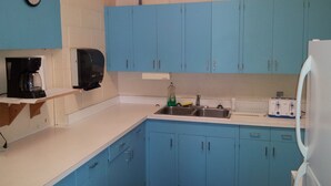 Bachelor Suite  | Private kitchenette | Fridge - Simpson Camp Retreat (Simpson)