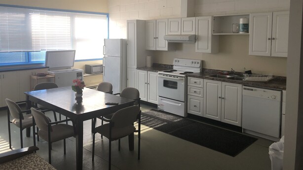 Family Suite | Private kitchen | Fridge - Simpson Camp Retreat (Simpson)