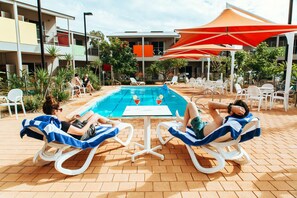 Executive Suite, Kitchen, Pool View | 1 bedroom, in-room safe, desk, iron/ironing board - Onslow Beach Resort (Onslow)