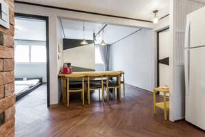 Gallery Villa, 3 Bedrooms, Private Bathroom, City View | Living area