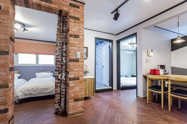 Gallery Villa, 3 Bedrooms, Private Bathroom, City View | Living area