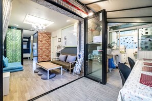 Family Villa, 3 Bedrooms, Terrace, City View | Private kitchenette | Full-size fridge, microwave, stovetop, coffee/tea maker - Xicun 168 B&B (Seoul)