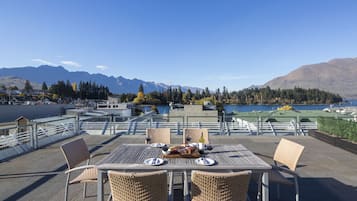 Departamento ejecutivo, 3 habitaciones, vista al lago (Shotover) | Terraza o patio