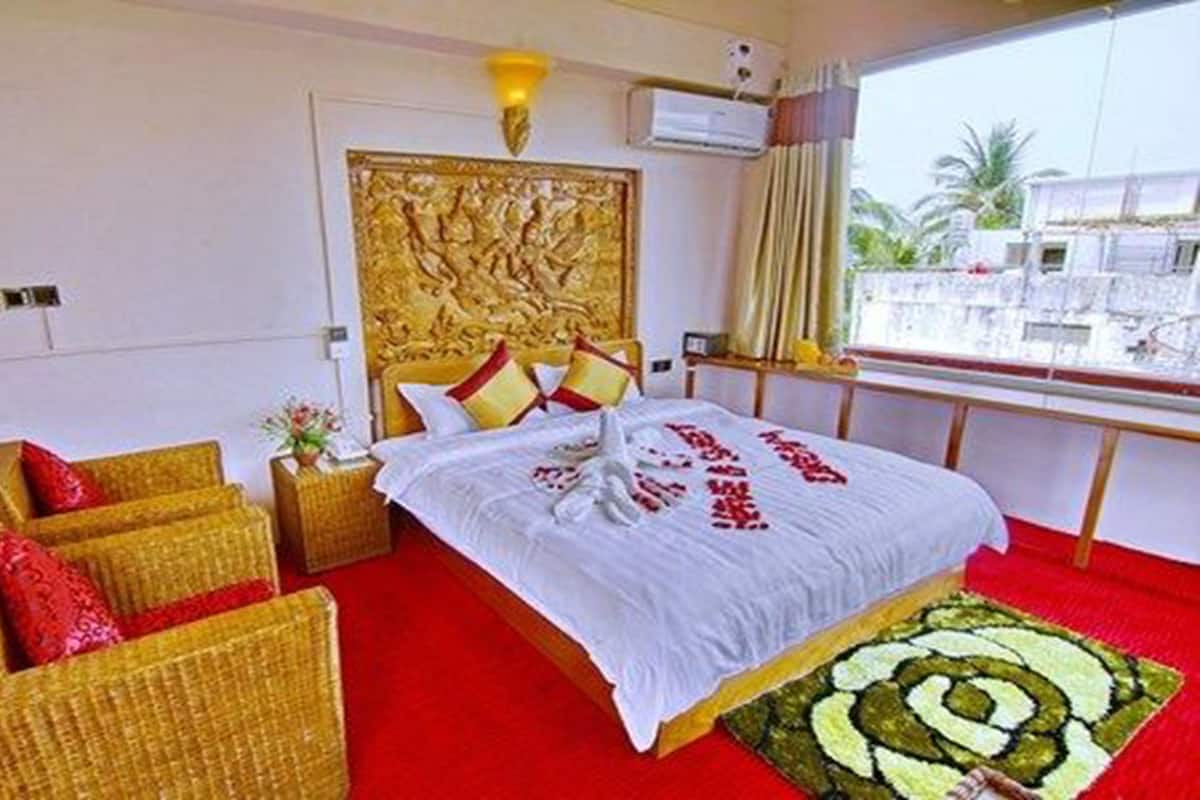 Habitación Deluxe (Palace View) | Minibar, escritorio, camas extra y wifi gratis