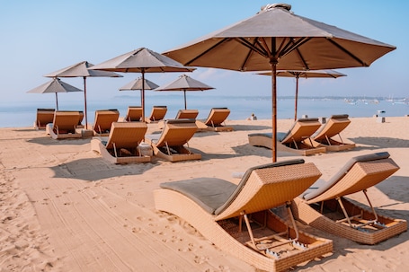 Beach nearby, sun loungers, beach umbrellas, beach towels