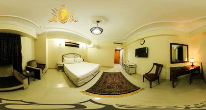 Hotel Crown Inn