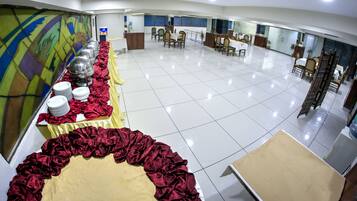 Free daily buffet breakfast