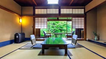 ํธ๋๋์
๋๋ฃธ, ๊ณต์ฉ ์์ค (Ume or Kodachi) | ๊ฐ์ค ๋ด ๊ธ๊ณ , ๋ค๋ฆฌ๋ฏธ/๋ค๋ฆฌ๋ฏธํ, ๋ฌด๋ฃ WiFi, ์นจ๋ ์ํธ