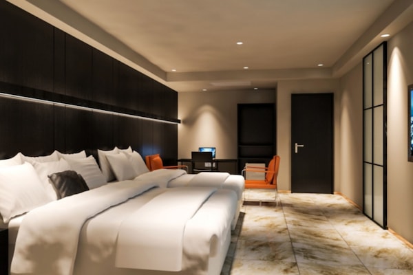 1 habitación, cubrecamas, minibar con artículos gratuitos y escritorio