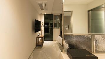 ุฃูุญูุฉ ู
ุญุดูุฉ ุจุงูุฑูุด ูุนูุงุตุฑ ู
ุฌุงููุฉ ุฏุงุฎู ุงูู
ููู ุจุงุฑ ูู
ูุชุจ