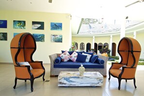 Sittområde i lobbyn