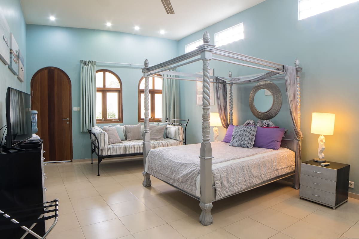 Princess Suite  | Egyptian cotton sheets, premium bedding, down comforters, pillowtop beds