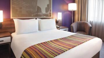 Queen Bed Room, Non Smoking | Hypo-allergenic bedding, down comforters, in-room safe