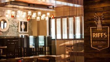 2 ๊ฐ์ ๋ ์คํ ๋, ์ ์ฌ ์์ฌ, ์ ๋
์์ฌ ์ ๊ณต(์ธ๊ณ ์๋ฆฌ)