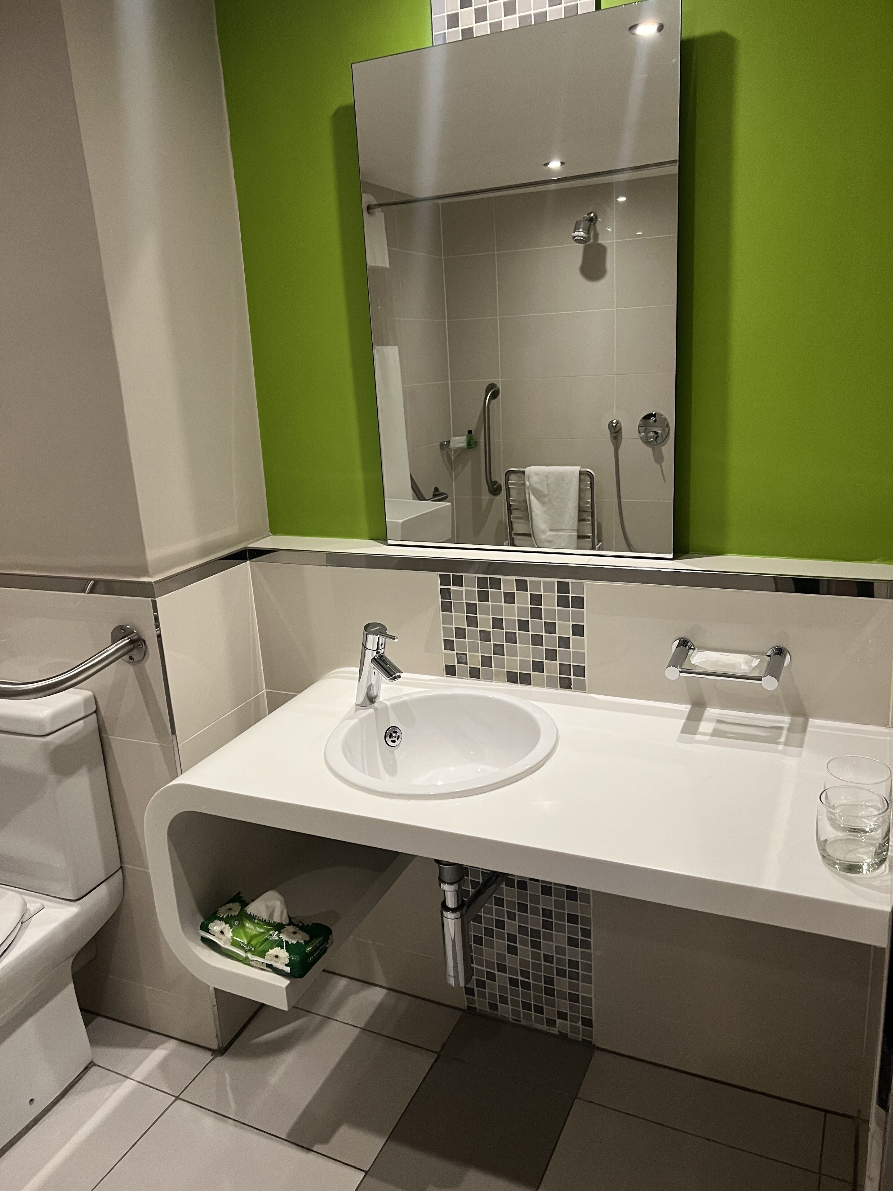 separate bathtub and shower, rainfall showerhead, free toiletries