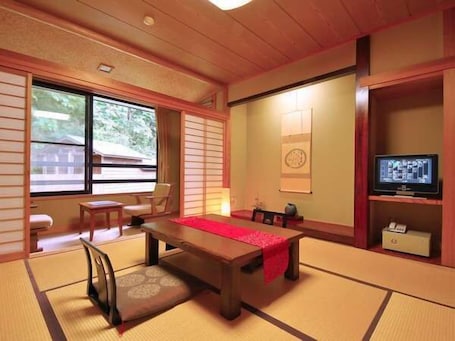 Interior. Shirabu Onsen Higashiya