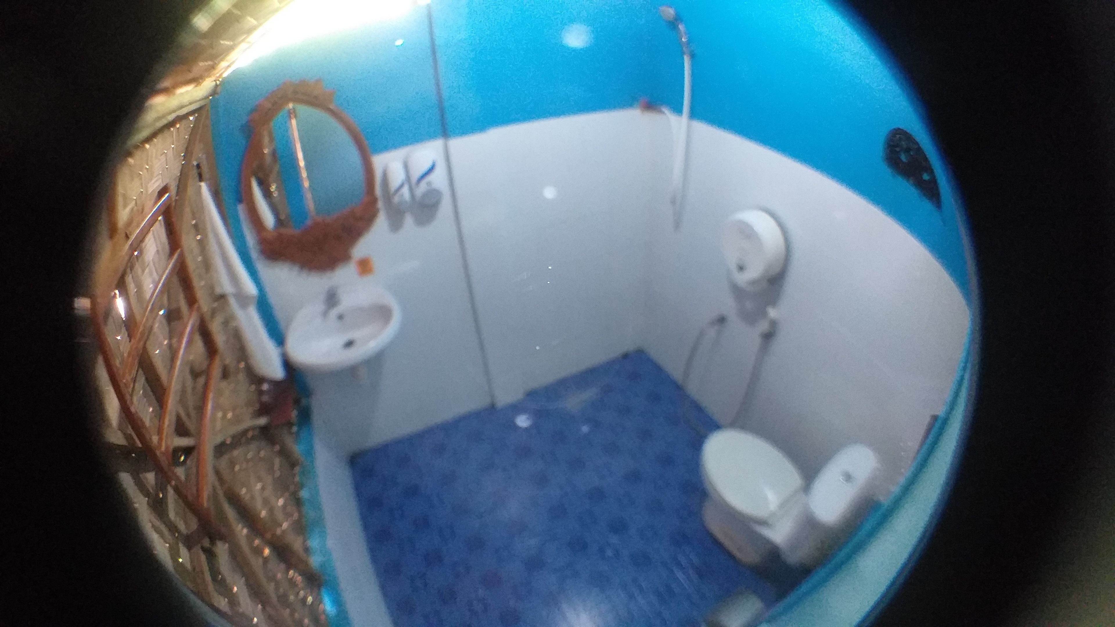 comfort cottage | bathroom | shower, eco-friendly toiletries, towels