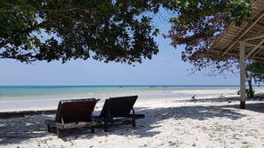 Platja privada, gandules de platja i tovalloles de platja 