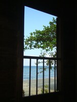 Con vista a la playa, abre todos los días
