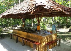Breakfast, lunch, dinner served; Indonesian cuisine  - Mutiara Beach Resort (Bintan)
