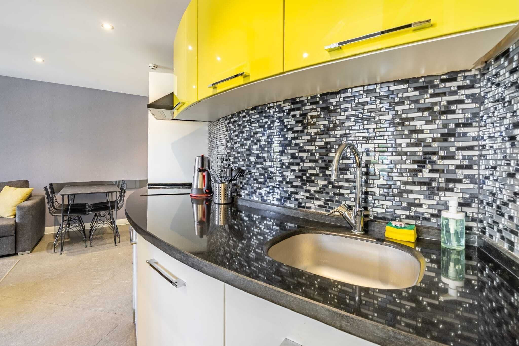 Grand-suite | 1 soveværelse, skrivebord, lydisolering, strygejern/strygebræt