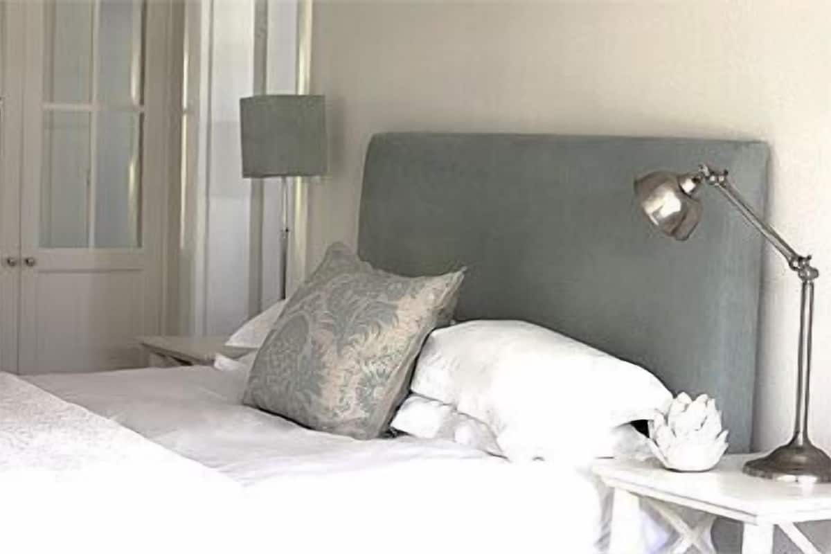 Suite superior, vistas a la laguna | Minibar, caja fuerte, escritorio y wifi gratis