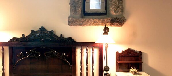 Escritorio, cortinas blackout y cunas gratuitas 