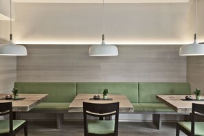 Tägliches inbegriffenes Frühstücksbuffet