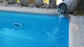 Piscine extérieure (ouverte en saison)