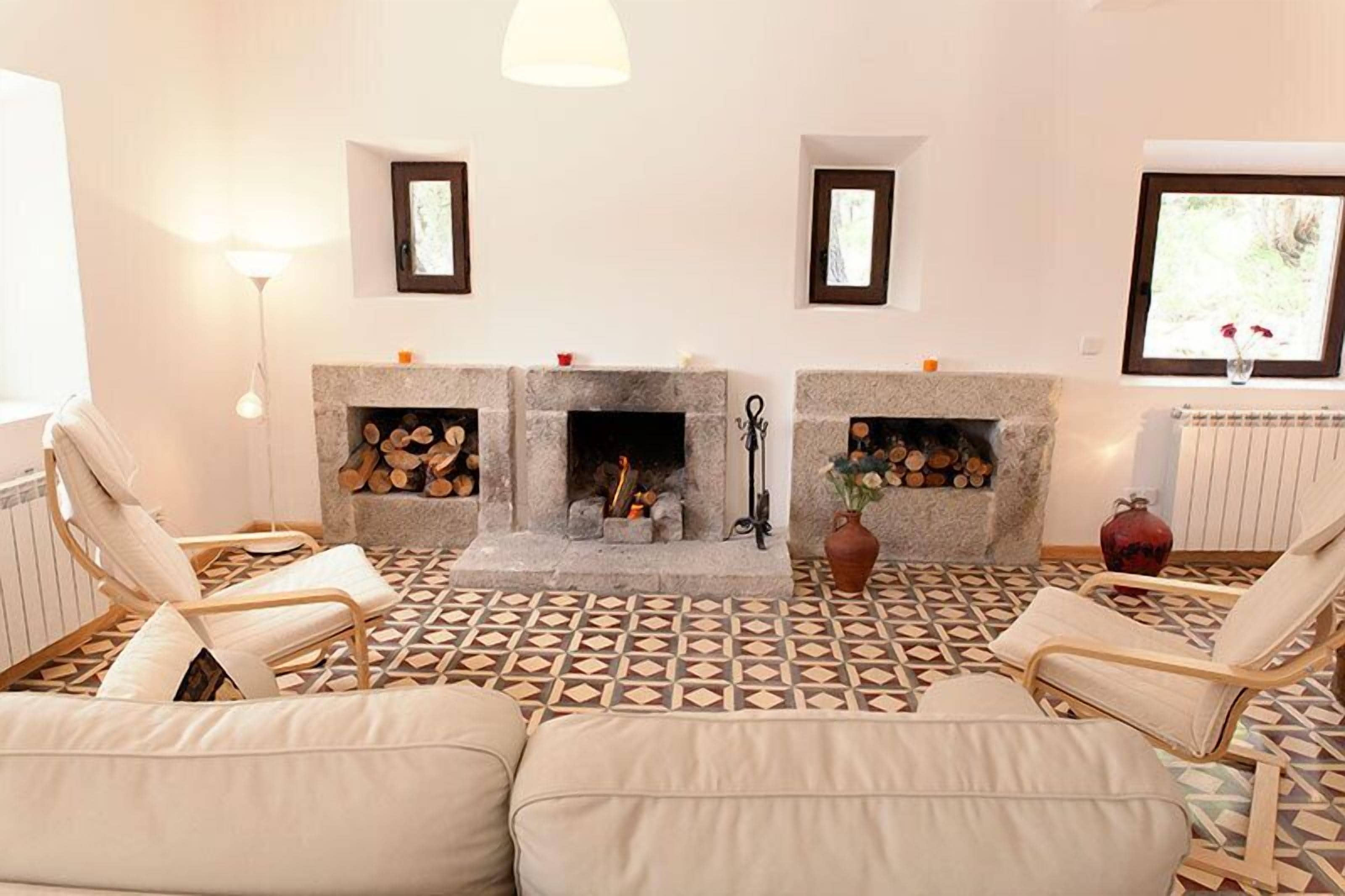 TV connectée de 32 pouces avec chaînes numériques, télévision