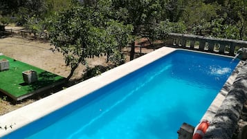 Seasonal outdoor pool