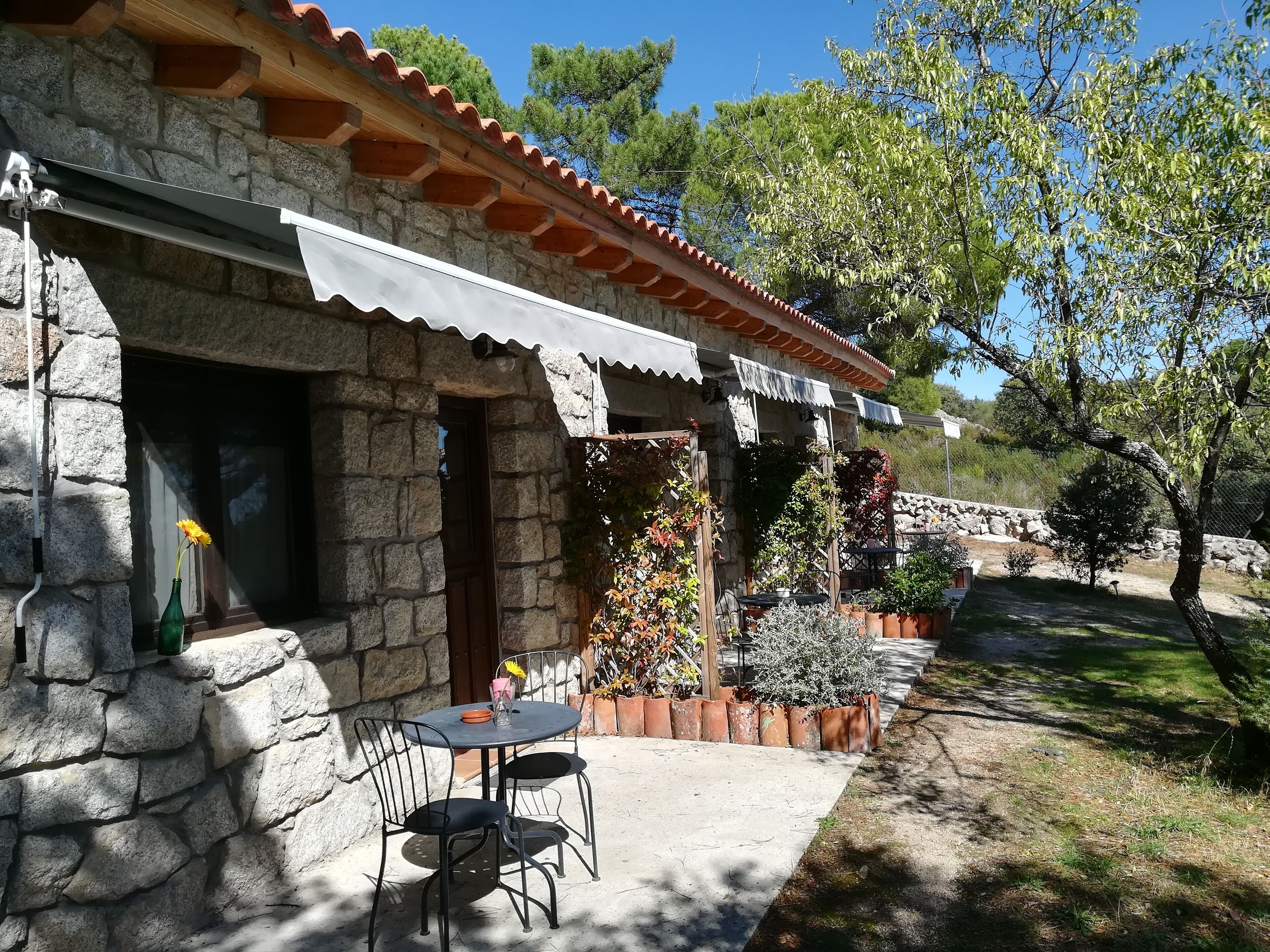 Vista frontal de la propiedad