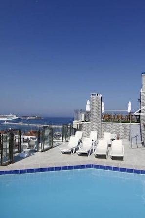 Outdoor pool - Grand Hotel Kurdoglu (Kusadasi)