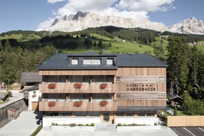 Front of property - Hotel Gardenazza (Badia)