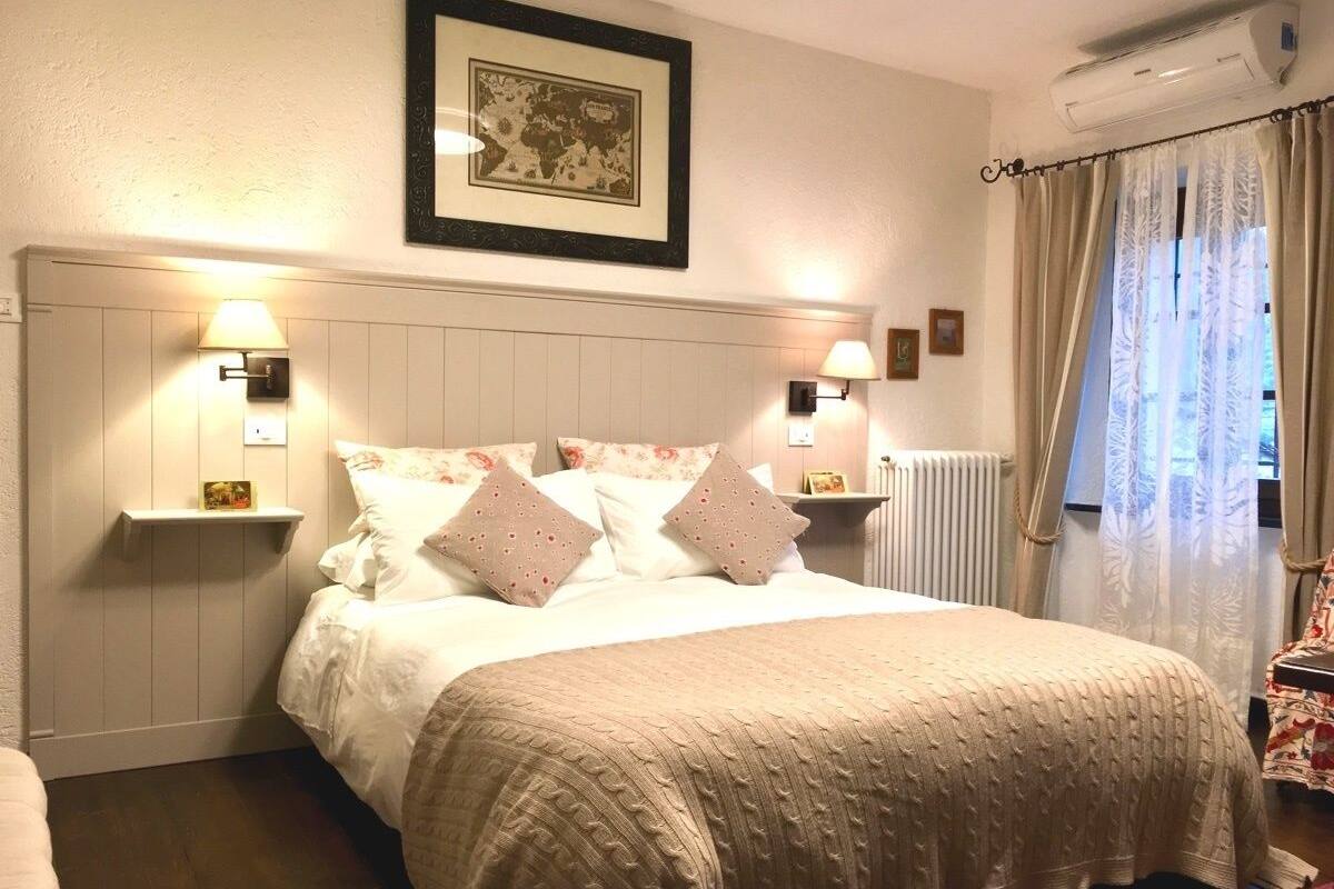 Double Room, 1 Double Bed, Valley View