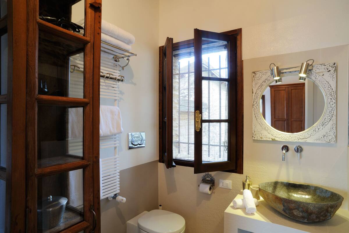 Family Suite | Bathroom