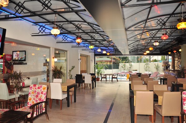 2 restaurants, breakfast served - Pekcan Hotel (Alanya)