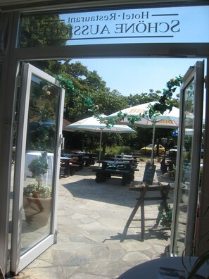 2 restaurants, spécialités Cuisine allemande