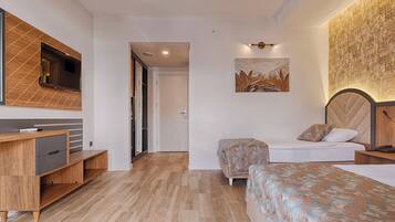 1 bedroom, premium bedding, minibar, in-room safe