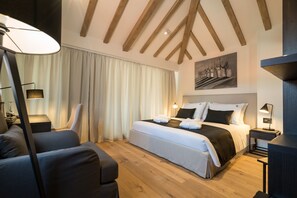 Ropa de cama de alta calidad y minibar 