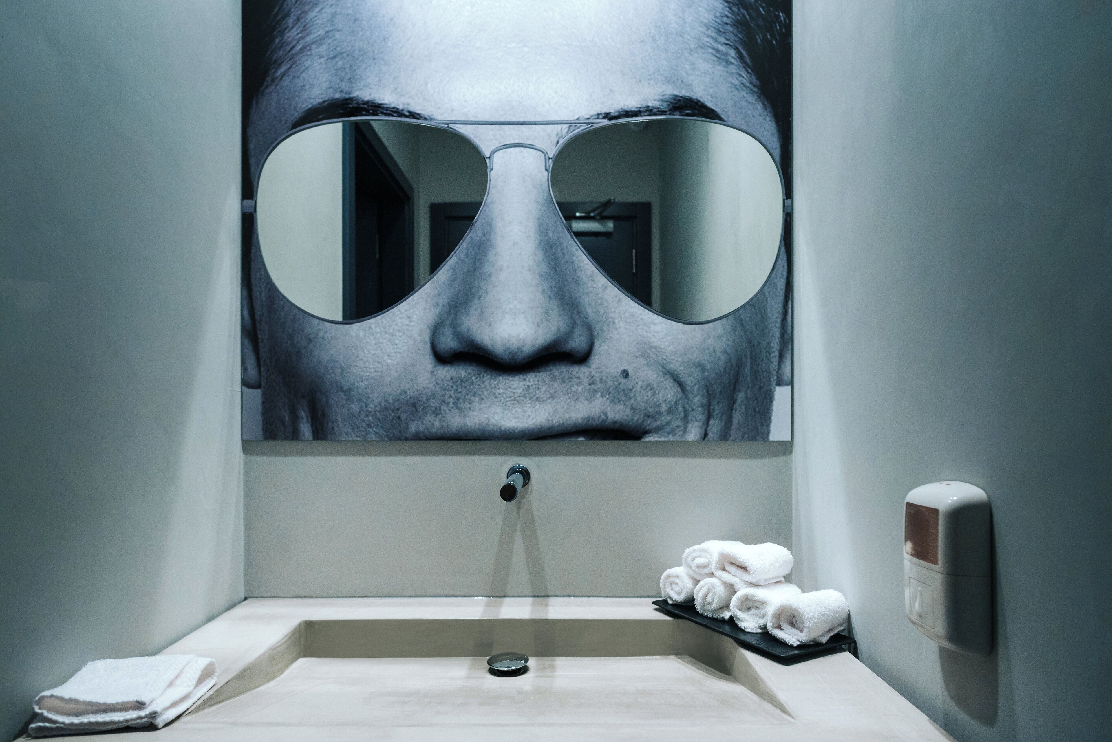 combined shower/bathtub, free toiletries, hair dryer, slippers