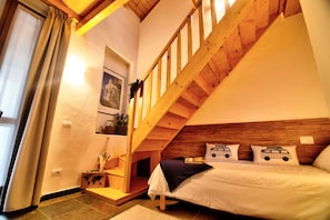 Family Quadruple Room, Balcony | Premium bedding, down duvets, pillow-top beds, individually furnished - Bed & Breakfast Le Due G (Varese)