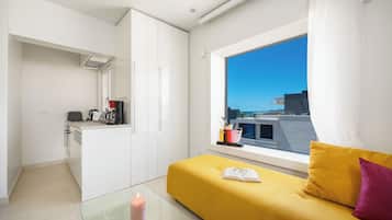 Apartment, 1 Bedroom, Mountain View | Private kitchen | Toaster, griddle, mixer, spices